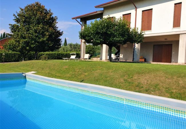 Villa a Lazise - Regarda - Villa Valesana con 3 camere, 2 bagni, giardino e piscina