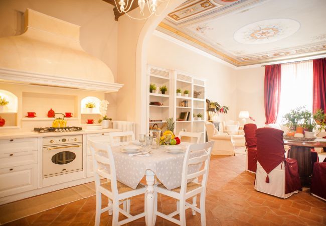 Appartamento a Lucca - BEYOND THE EXTRAORDINARY Romantic Quiet Spacious Apartment Next to Guinigi Tower