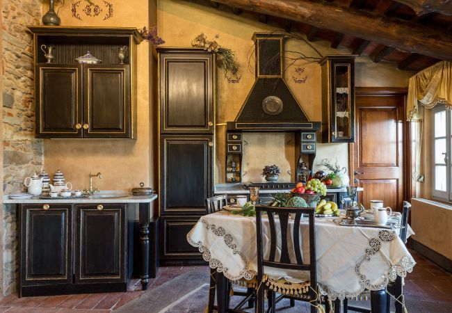 Villa a Capannori - La Dimora dei Conti Villa a Capannori - La Dimora dei Conti