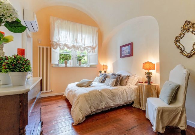 Appartamento a Lucca - Spacious Ground Floor Apartment with Private Garden Inside the Walls of Lucca
