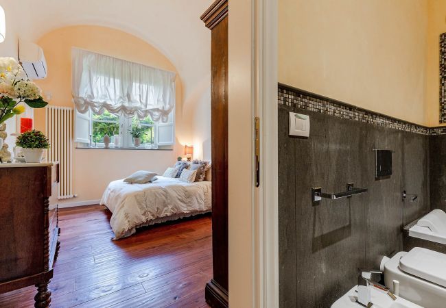 Appartamento a Lucca - Spacious Ground Floor Apartment with Private Garden Inside the Walls of Lucca