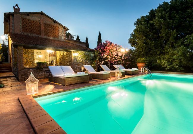 Villa a Capannori - VILLA CLARA Luxury 5 bedrooms Lakefront Farmhouse Villa with Private Pool on the Lucca Hills