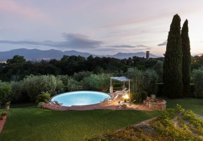 Villa a Capannori - ROMANTIC FARMHOUSE VILLA WITH PRIVATE INFINITY POOL AND GREAT VIEWS IN LUCCA