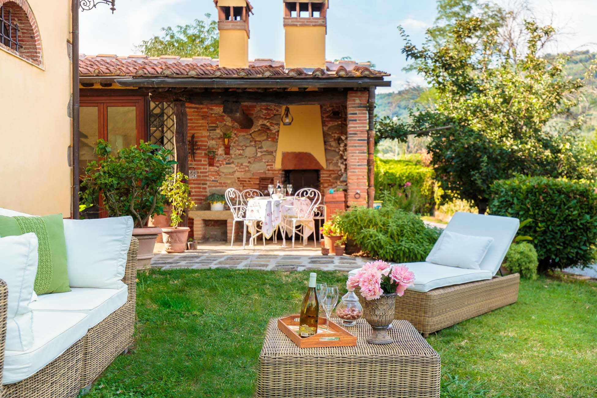 Villa a Uzzano - ROSYABATE COTTAGE with Private Garden and views between Lucca and Pistoia