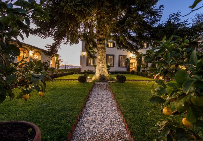 Villa a Capannori - VILLA VALGIANO a Tuscan Country House among the Vineyards - 12 bedrooms and SPA