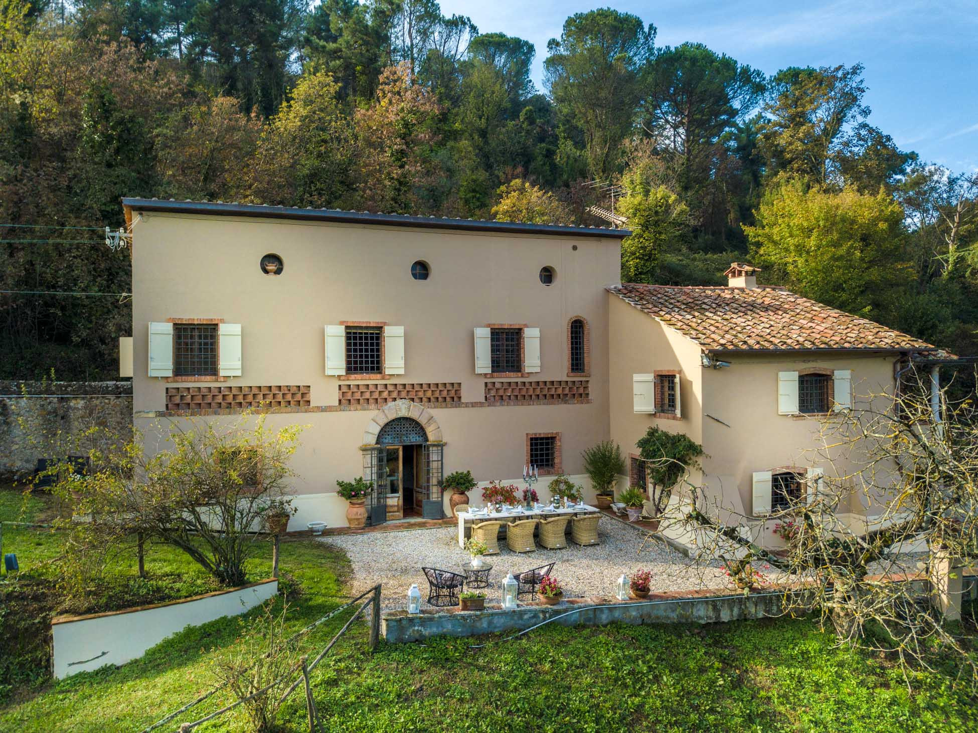 Villa a Vorno - VILLA VIOLA - Residenze Seicento - An historic Villa with Garden close to Lucca with Air Conditioning