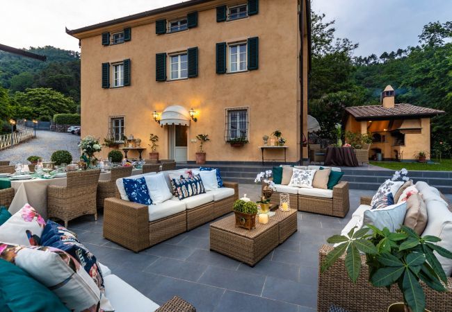 Villa a Camaiore - CASOLARE DEI COLLI Panoramic Private Pool, Lavish Interiors and a Gourmet Kitchen