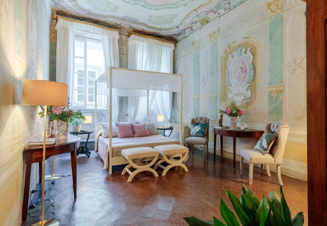 Appartamento a Lucca - CASA PENELOPE, Luxury Apartment with Space for Groups. 8 Bedrooms and 7 Bathrooms