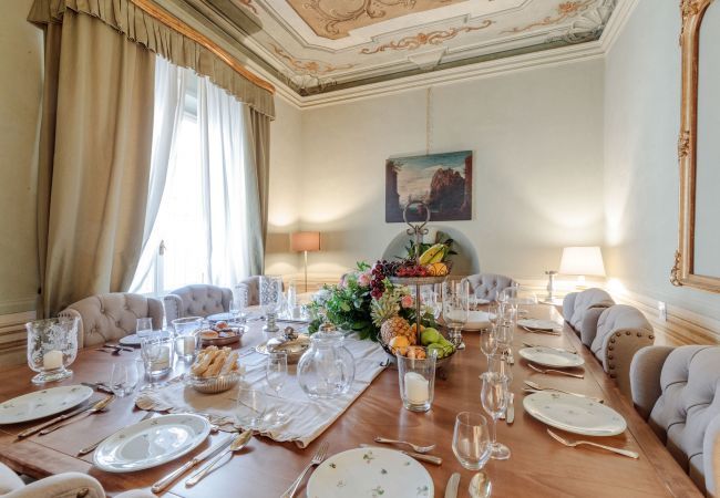 Appartamento a Lucca - CASA PENELOPE, Luxury Apartment with Space for Groups. 8 Bedrooms and 7 Bathrooms