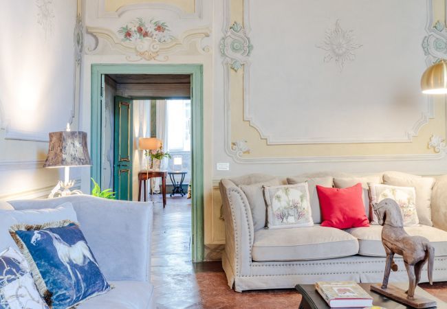 Appartamento a Lucca - CASA PENELOPE, Luxury Apartment with Space for Groups. 8 Bedrooms and 7 Bathrooms