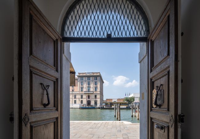 Appartamento a Venezia - Venetian Palace Blue Apartment R&R