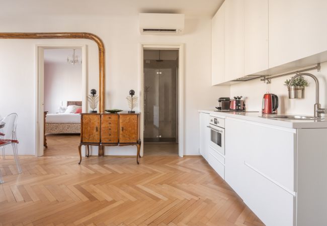 Appartamento a Venezia - Venetian Palace Red Apartment R&R