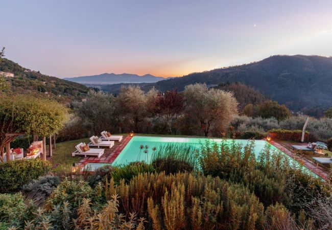 Villa a Lucca - Villa Gufo The Place to Be. Panoramic Private Pool with a Lucca View and Private Tennis Court