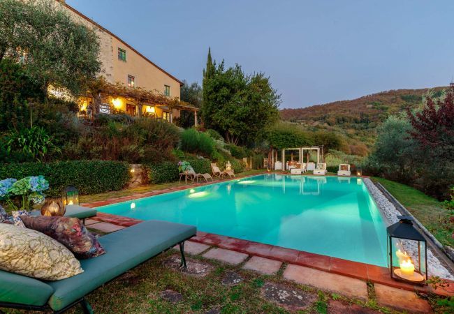 Villa a Lucca - Villa Gufo The Place to Be. Panoramic Private Pool with a Lucca View and Private Tennis Court