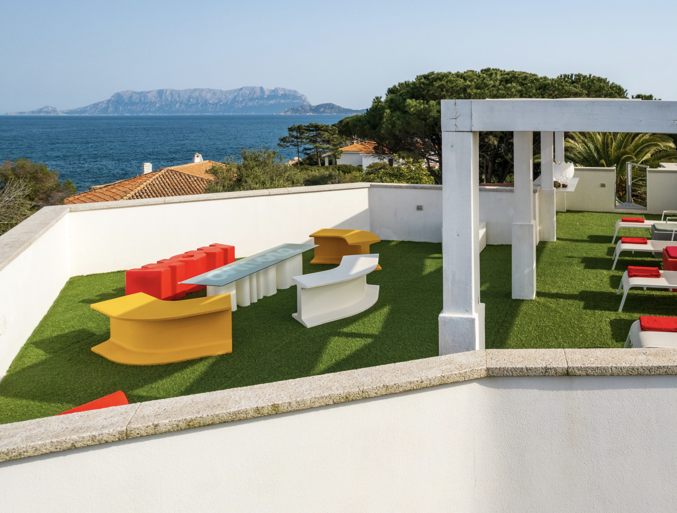 WLofts 14 - Terrazza con vista mare mozzafiato, perfetta per godersi il tramonto durante le tue vacanze in Sardegna