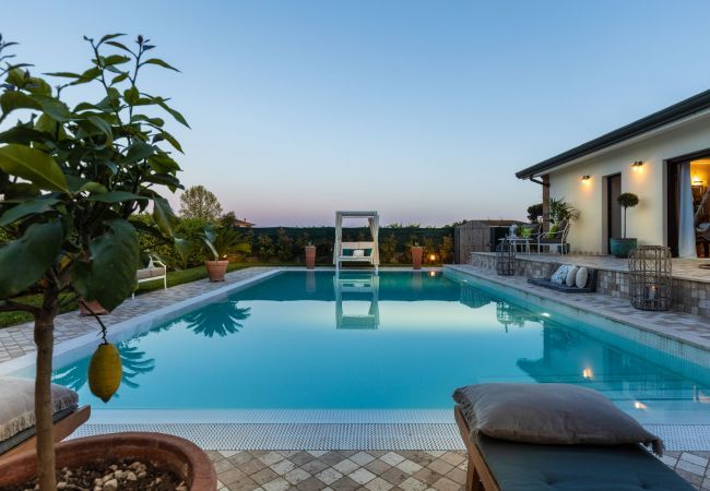 Villa a Viareggio - The Luxury Beach Villa with shared Swimming Pool, between Viareggio and Torre del Lago Puccini