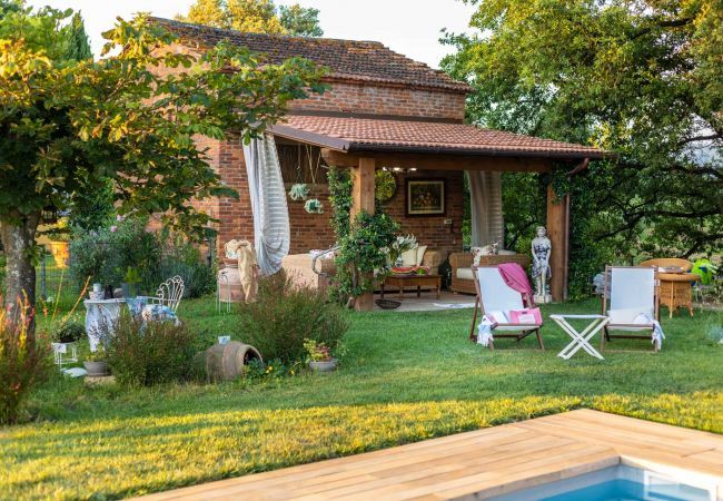 Villa a Capannori - Villa Lorena, a Vintage Family Villa Villa a Capannori - Villa Lorena, a Vintage Family Villa