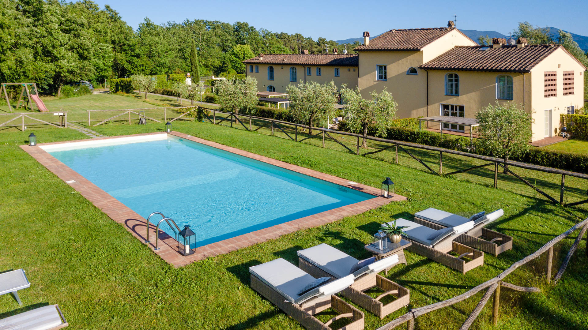 Villa a Lucca - Villa Hilary, a Convenient Luxury 4 bedrooms Villa with Sharing Pool on the Hills by Lucca