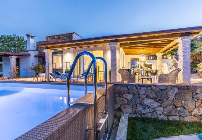 Villa a Ottiolu - VILLA LA BELLA, Luxury Seafront Villa with Panoramic Terrace in Porto Ottiolu, Sardinia