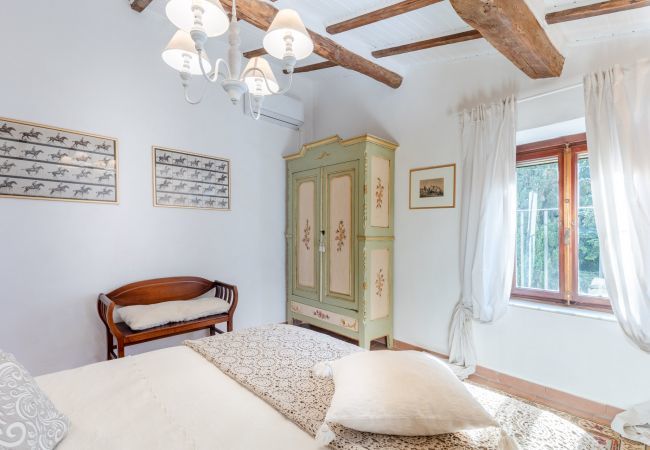 Villa a Vorno - Rio delle Fate Villa a Vorno - Rio delle Fate