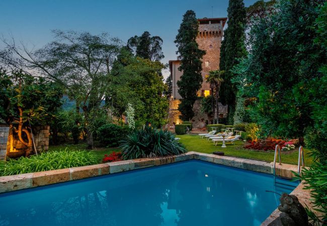 Villa a Cetona - Rocca di Cetona, a Luxury Castle with Pool in Tuscany