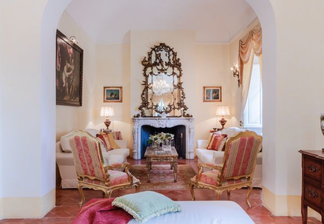 Villa a Cetona - Rocca di Cetona, a Luxury Castle with Pool in Tuscany