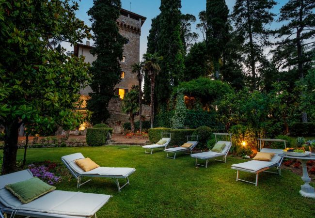 Villa a Cetona - Rocca di Cetona, a Luxury Castle with Pool in Tuscany