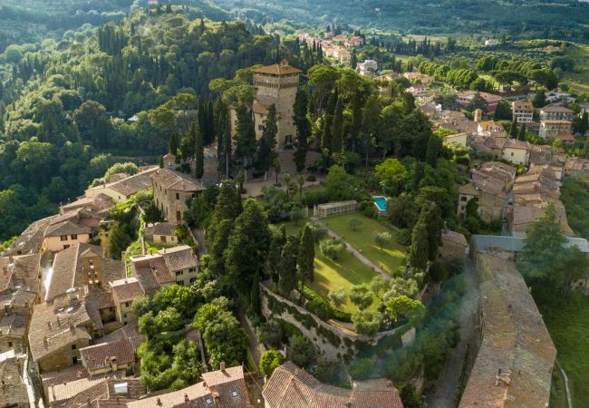 Villa a Cetona - Rocca di Cetona, a Luxury Castle with Pool in Tuscany