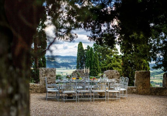 Villa a Cetona - Rocca di Cetona, a Luxury Castle with Pool in Tuscany