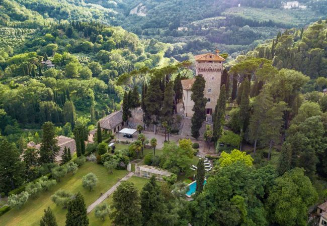 Villa a Cetona - Rocca di Cetona, a Luxury Castle with Pool in Tuscany