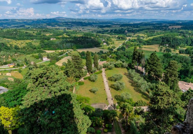 Villa a Cetona - Rocca di Cetona, a Luxury Castle with Pool in Tuscany