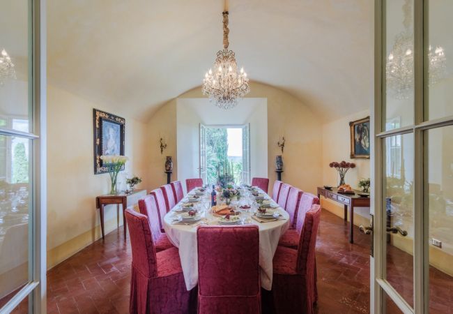 Villa a Cetona - Rocca di Cetona, a Luxury Castle with Pool in Tuscany