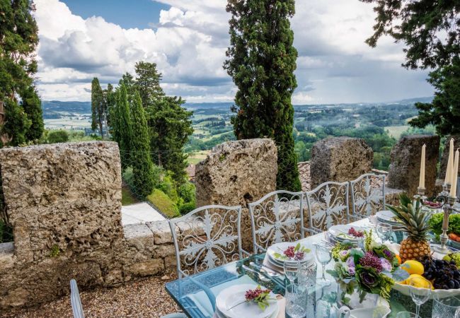 Villa a Cetona - Rocca di Cetona, a Luxury Castle with Pool in Tuscany