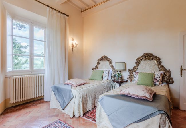 Villa a Cetona - Rocca di Cetona, a Luxury Castle with Pool in Tuscany