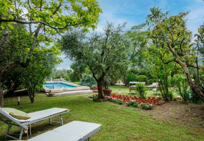 Villa a Cetona - Rocca di Cetona, a Luxury Castle with Pool in Tuscany