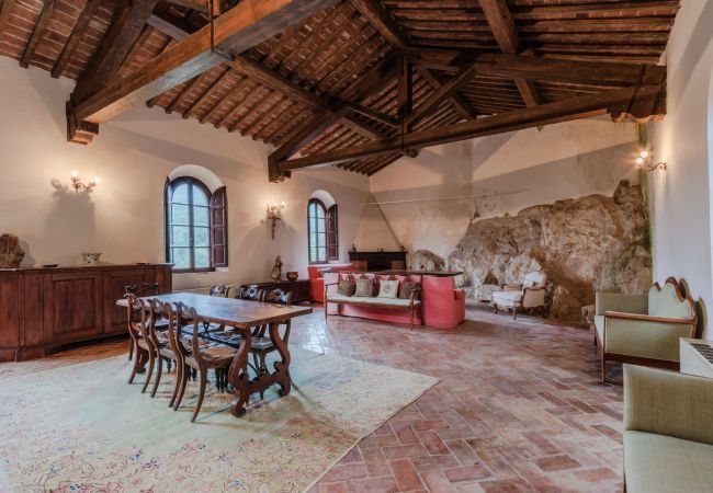 Villa a Cetona - Rocca di Cetona, a Luxury Castle with Pool in Tuscany