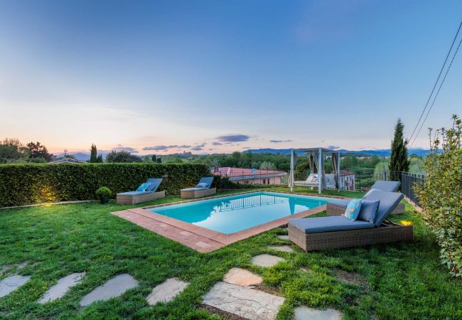 Villa a Pieve di Compito - Villa Aperitivo In Pieve di Compito Villa a Pieve di Compito - Villa Aperitivo In Pieve di Compito