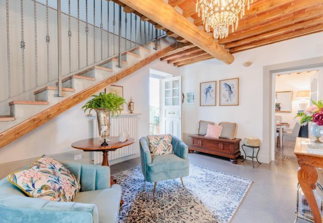 Villa a Pieve di Compito - Villa Aperitivo In Pieve di Compito Villa a Pieve di Compito - Villa Aperitivo In Pieve di Compito