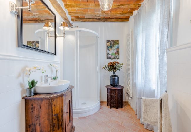 Villa a Pieve di Compito - Villa Aperitivo In Pieve di Compito Villa a Pieve di Compito - Villa Aperitivo In Pieve di Compito