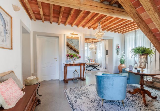 Villa a Pieve di Compito - Villa Aperitivo In Pieve di Compito Villa a Pieve di Compito - Villa Aperitivo In Pieve di Compito