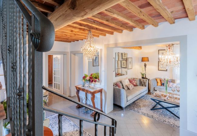 Villa a Pieve di Compito - Villa Aperitivo In Pieve di Compito Villa a Pieve di Compito - Villa Aperitivo In Pieve di Compito