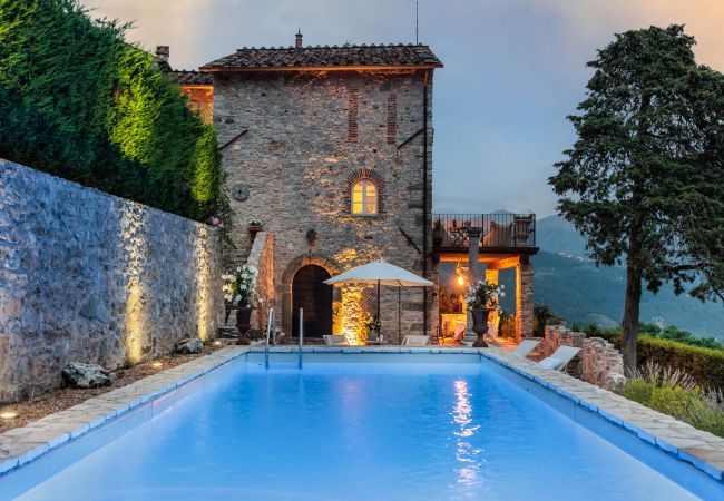 Villa a Borgo a Mozzano - Gran Burrone Castle, a Luxury Castle with Pool in Borgo a Mozzano close to Lucca and Garfagnana