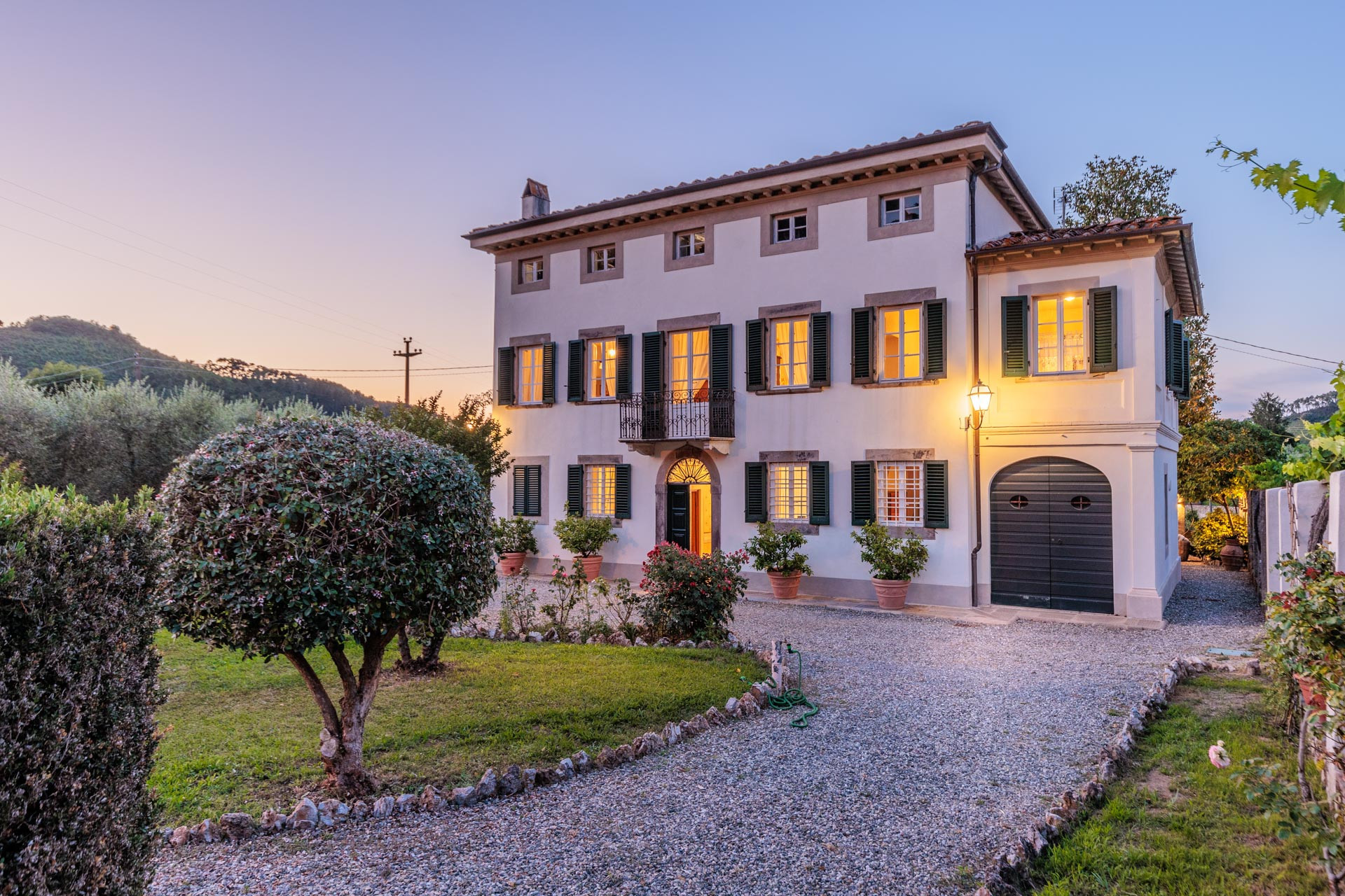 Villa a Vorno - Villa Magnolie, a 5 bedrooms Traditional Villa in Lucca with Private Garden in the Hamlet of Vorno