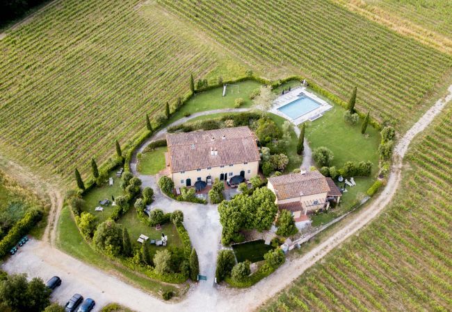 Villa a Monte San quirico - 3 Bedrooms Farmhouse with Shared Pool in the Fattoria Sardi Wine Resort in Lucca