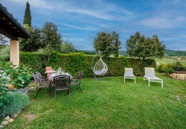 Villa a Monte San quirico - 3 Bedrooms Farmhouse with Shared Pool in the Fattoria Sardi Wine Resort in Lucca