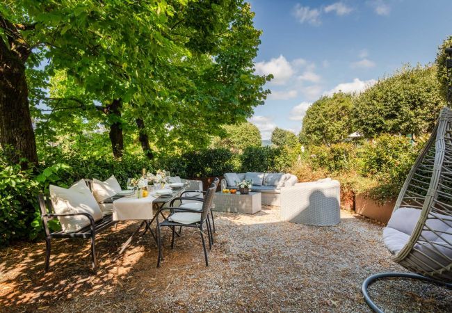 Appartamento a Monte San quirico - Maria Farmhouse Apartment in Wine Resort in Lucca Appartamento a Monte San quirico - Maria Farmhouse Apartment in Wine Resort in Lucca