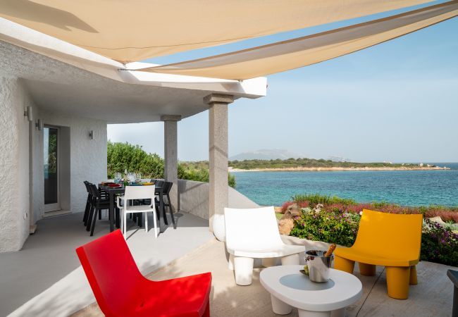 Villa a Olbia - Villa Azul by Klodge - contemporaneo pied dans l'eau con idromassaggio