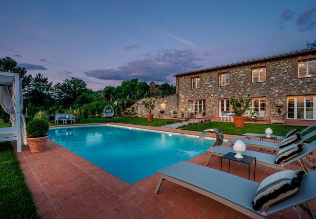 Villa a Montecarlo - Villa Flora, a Luxury 3 bedrooms Farmhouse with Pool and Jacuzzi