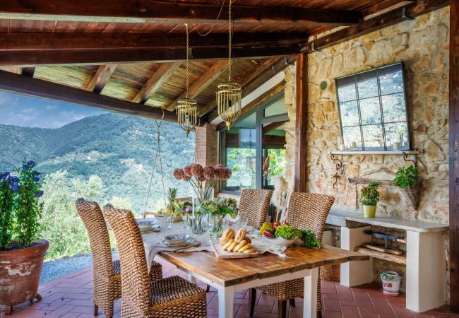 Villa a Pescia - Sospirata Farmhouse, luxury 2 bedrooms villa with Amazing Views on the Rolling Hills of Pescia