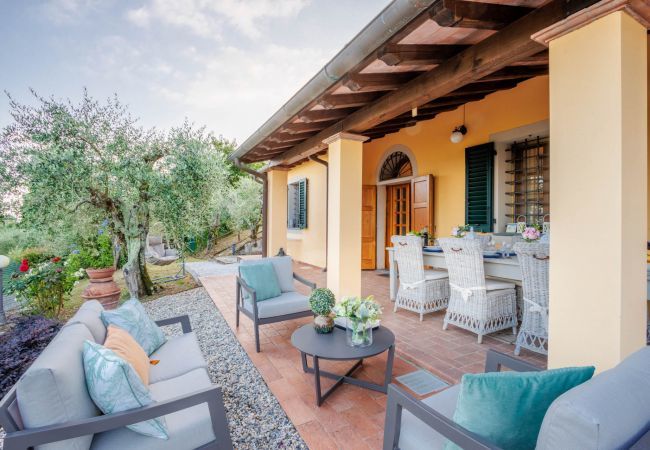 Villa a Lucca - Villa Gabry Farmhouse with Incredible View on the Hills close to Lucca Town Centre